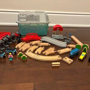 Hape City Railway Bucket Set with Battery-powered Engine